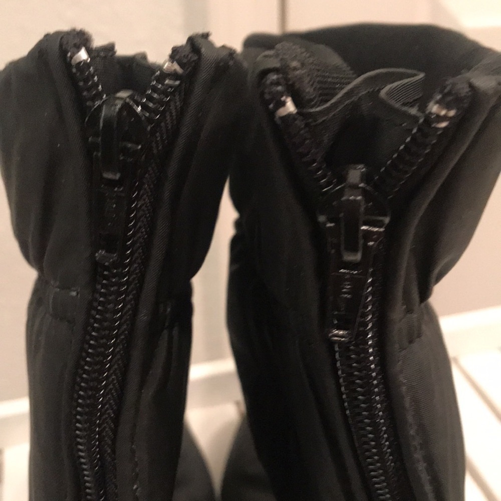 Maria Gabriella brand size 6.5M black boots w/ zipper in back - Picture 5 of 7